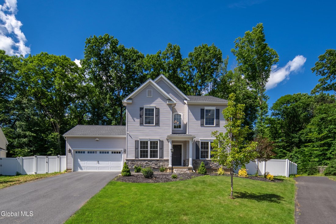 House in Crescent, New York, United States 1 - 18204020