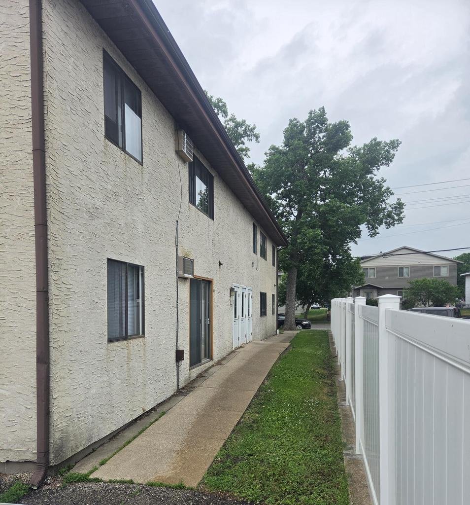 La Crosse, Wisconsin, United States 2 - 18203223