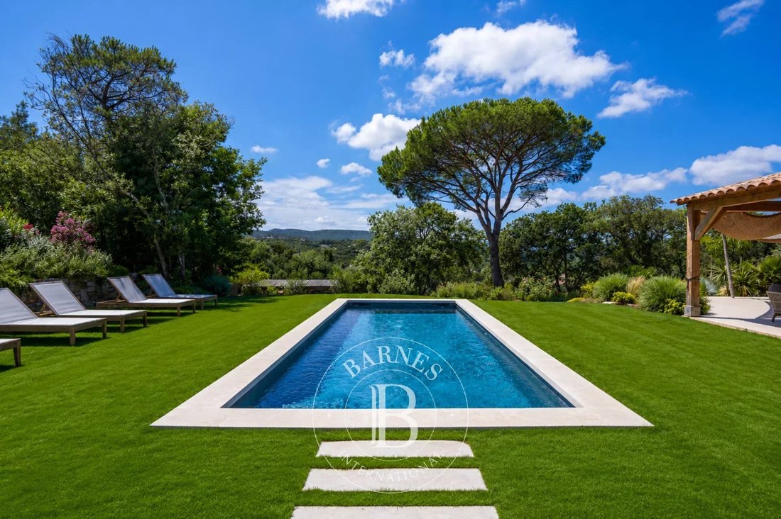 House in La Croix-Valmer, Provence-Alpes-Côte d'Azur, France 1 - 18073119