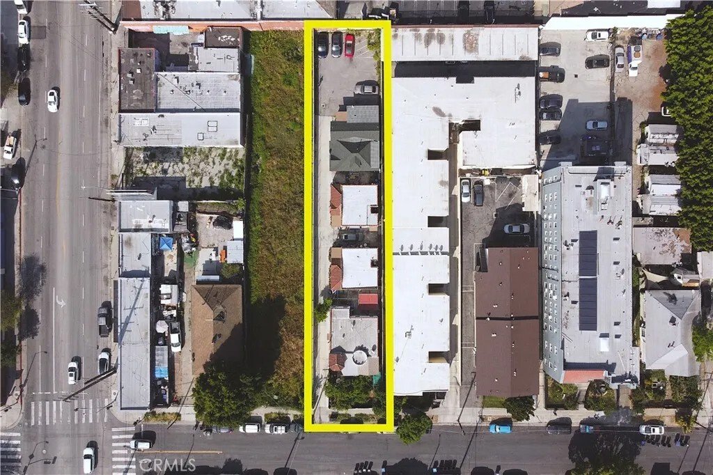 Los Angeles, California, United States 4 - 18204651