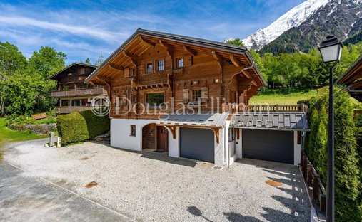 Chalet in Les Houches, Auvergne-Rhône-Alpes, France 1