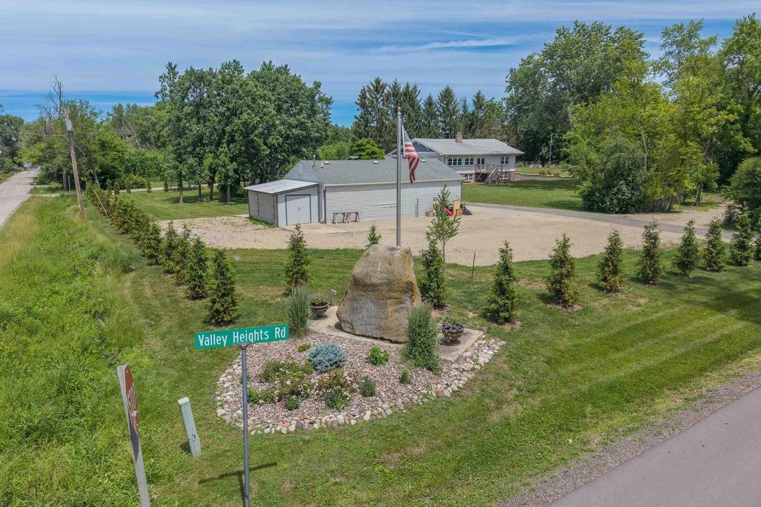 House in Oshkosh, Wisconsin, United States 2 - 18184958