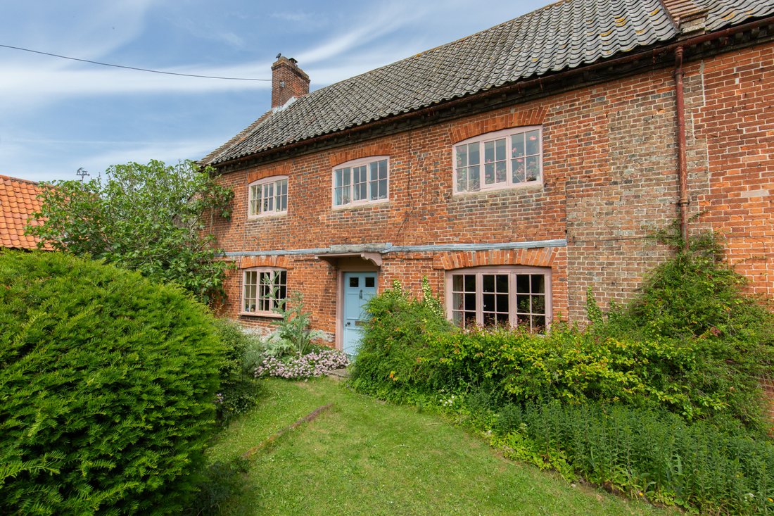 House in Wighton, England 3 - 16183302