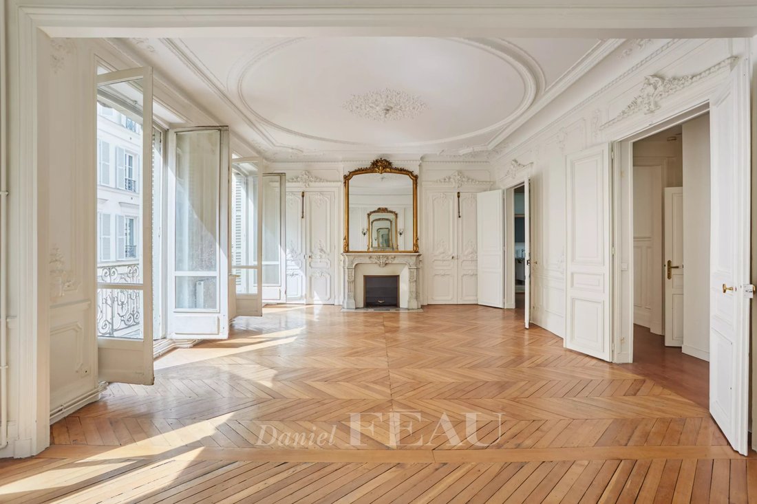 Apartment in Elysées-Madeleine, Paris 8e Arrondissement, Paris 1 - 18201235