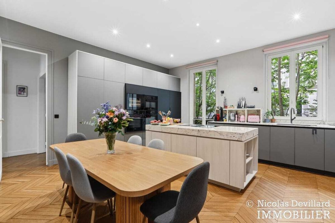Apartment in Elysées-Madeleine, Paris 8e Arrondissement, Paris 2 - 18204429