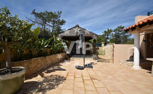 Townhouse in Praia dos Pescadores, Olhos de Agua, Portugal 1