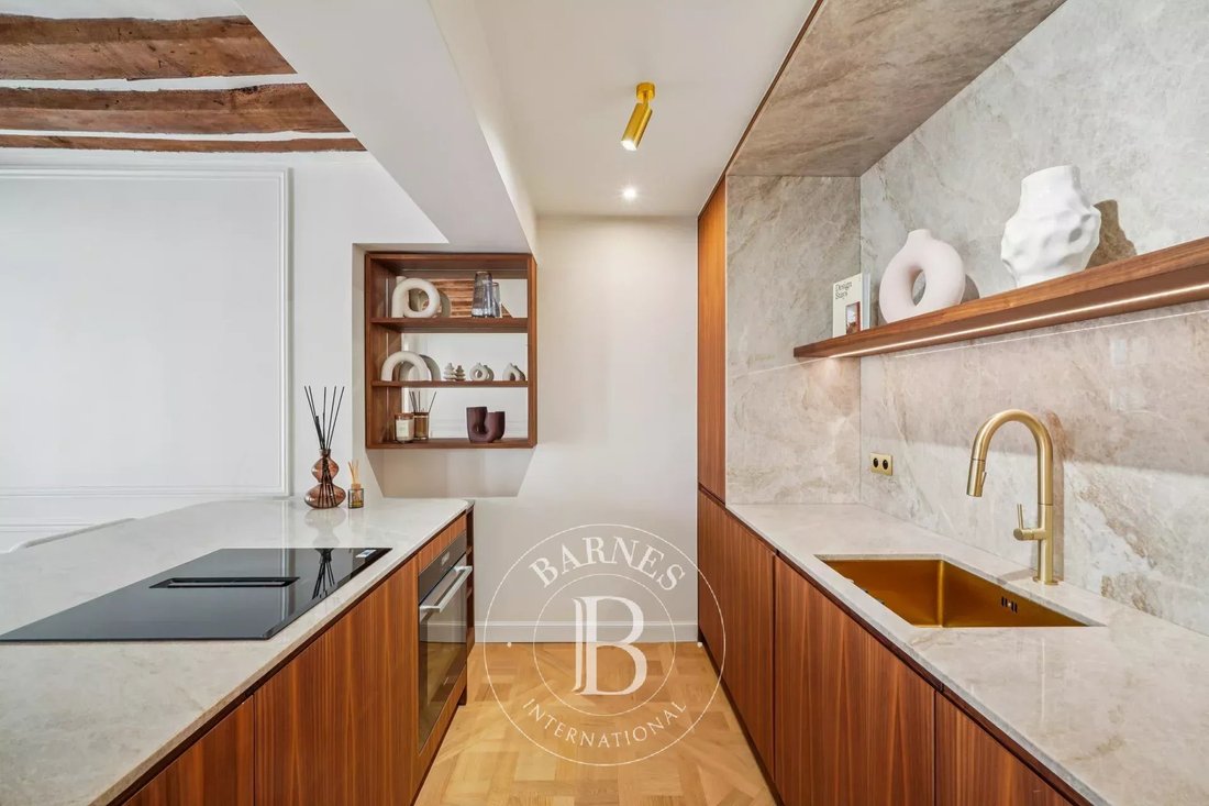Apartment in Saint Thomas d'Aquin, Paris 7e Arrondissement, Paris 5 - 18201321