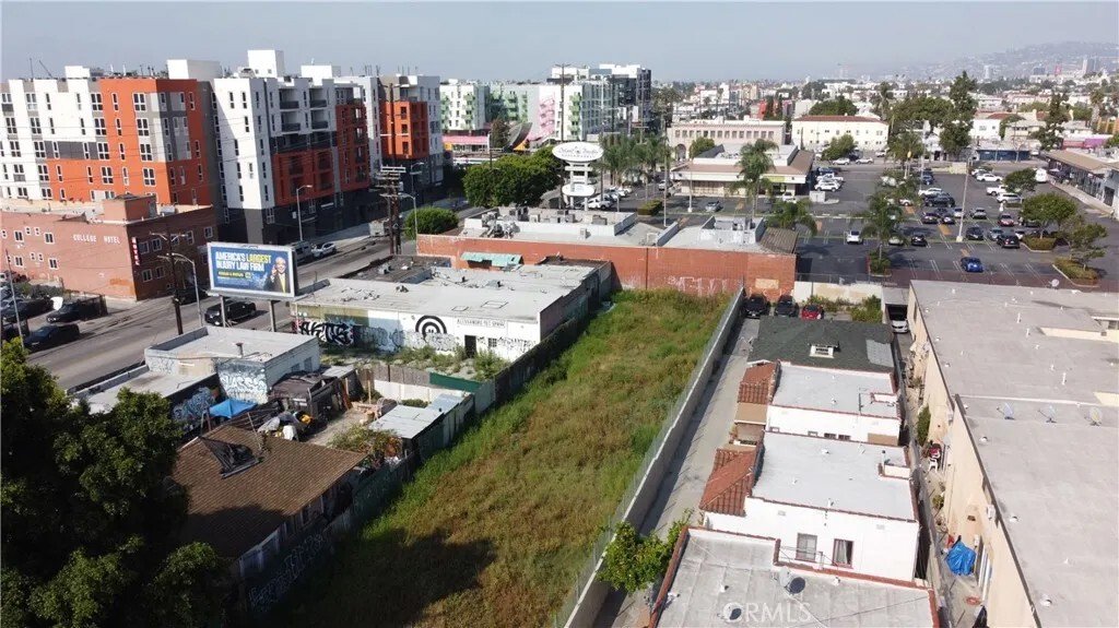Los Angeles, California, United States 5 - 18204651