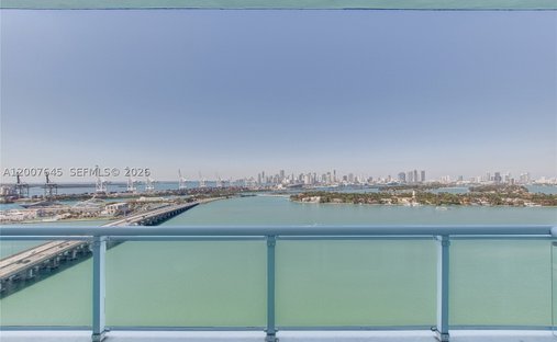 Condo in Miami Beach, Florida, United States 1