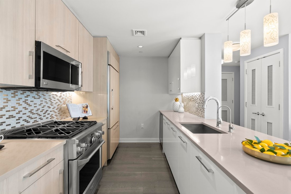 Condo in Weehawken, New Jersey, United States 2 - 18203976