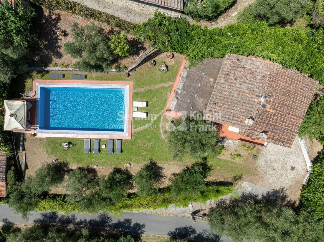 House in Area Monte San Quirico - Sant'Alessio, Lucca, Tuscany 2 - 18206564