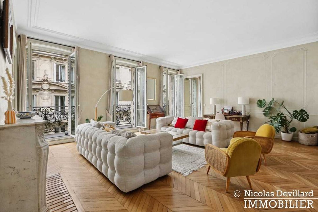 Apartment in Elysées-Madeleine, Paris 8e Arrondissement, Paris 1 - 18204429