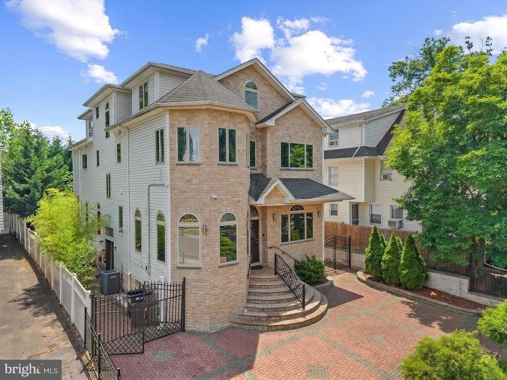 House in Elizabeth, New Jersey, United States 5 - 18200031