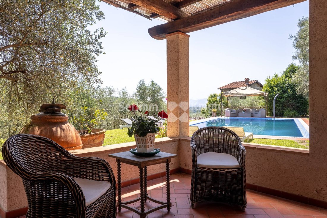 House in Area Monte San Quirico - Sant'Alessio, Lucca, Tuscany 5 - 18206564