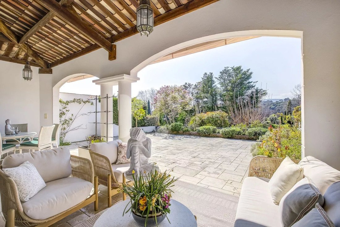 Villa en Mougins, Provenza-Alpes-Costa Azul, Francia 1 - 17451215