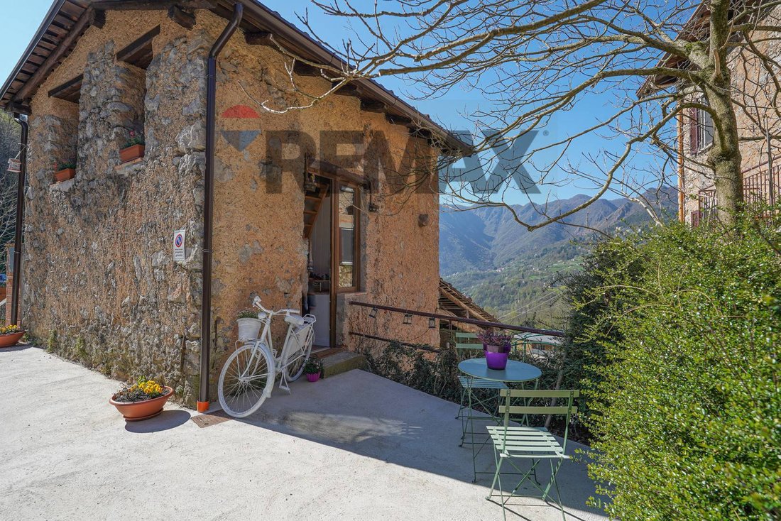 Casa di campagna a Verano Brianza, Lombardia, Italia 1 - 18206577