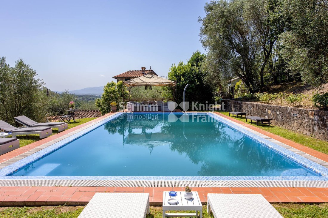 House in Area Monte San Quirico - Sant'Alessio, Lucca, Tuscany 4 - 18206564
