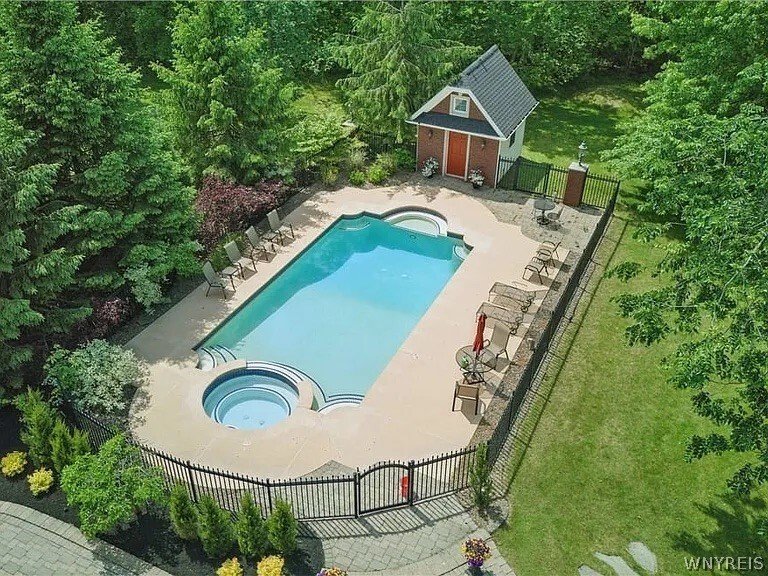 Grandyle Village, New York, United States 2 - 18205364