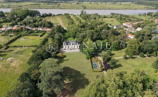 Castle in Le Pellerin, Pays de la Loire, France 1