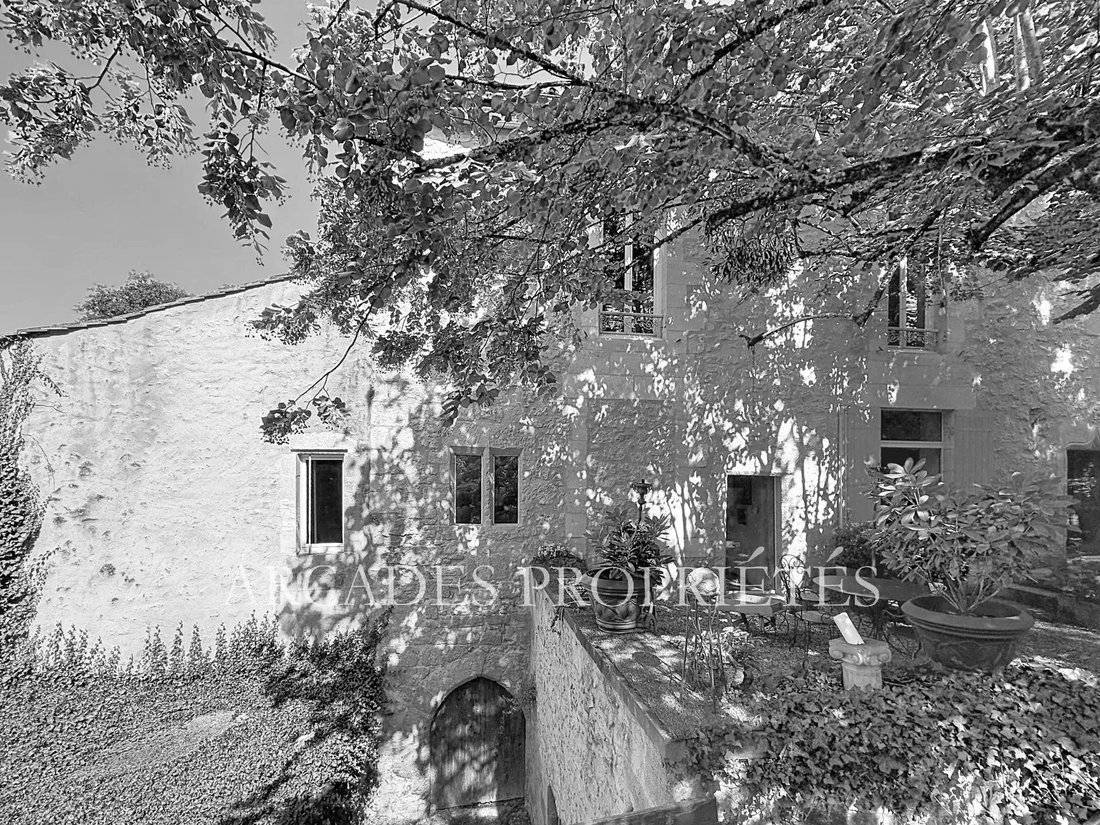 Estate in Frontenac, Nouvelle-Aquitaine, France 1 - 17835598