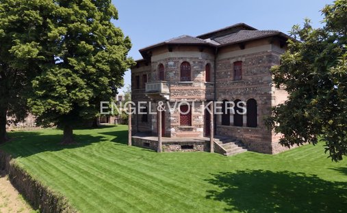 Villa in Valeggio sul Mincio, Veneto, Italy 1