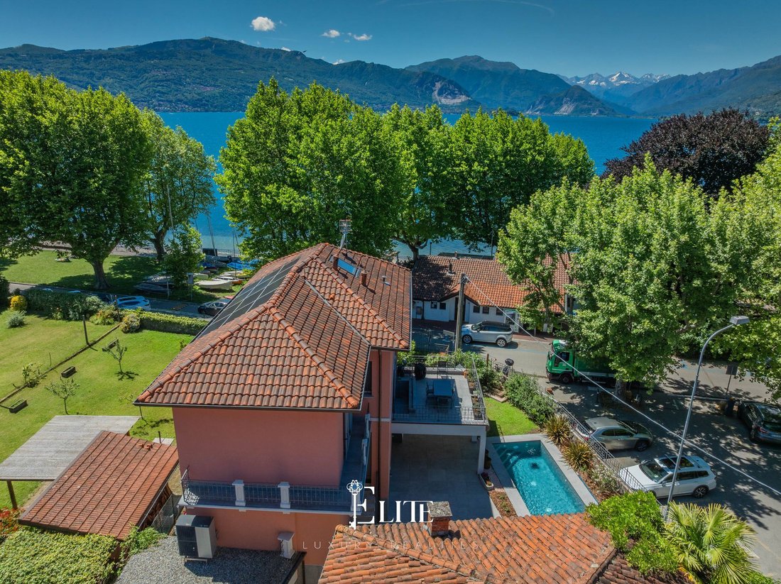 Villa in Laveno-Mombello, Lombardy, Italy 1 - 18208709