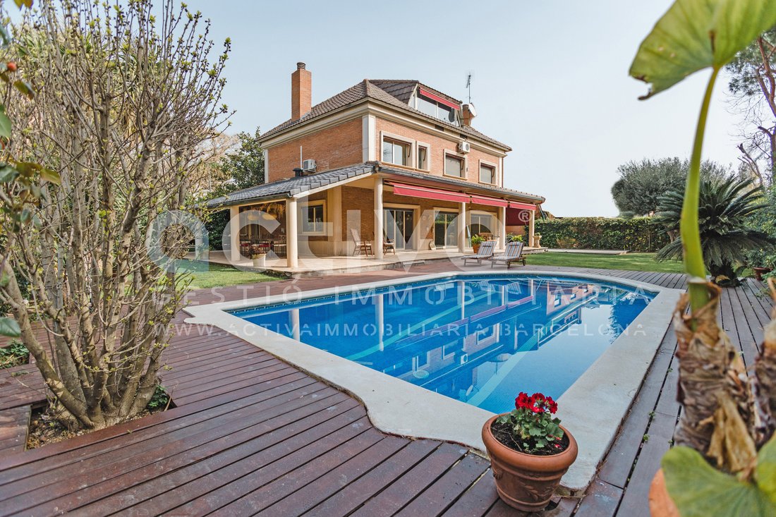 Villa in Esplugues de Llobregat, Catalonia, Spain 1 - 18208868