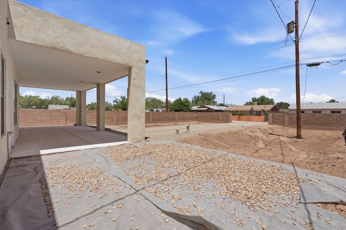 House in Los Ranchos de Albuquerque, New Mexico, United States 4 - 18207197
