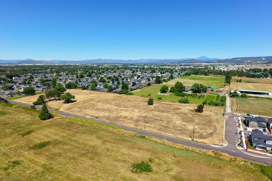 Land in Medford, Oregon, United States 3 - 18208614