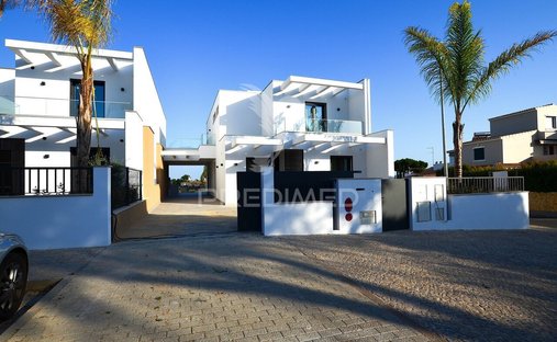 House in Quarteira, Algarve, Portugal 1