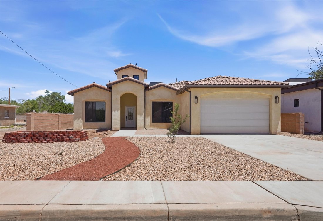 House in Los Ranchos de Albuquerque, New Mexico, United States 2 - 18207197