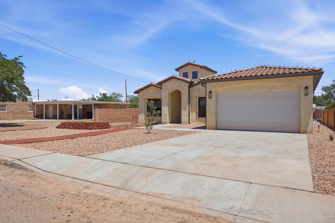House in Los Ranchos de Albuquerque, New Mexico, United States 5 - 18207197