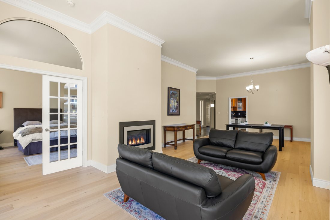 Condo in Victoria, British Columbia, Canada 4 - 18207926