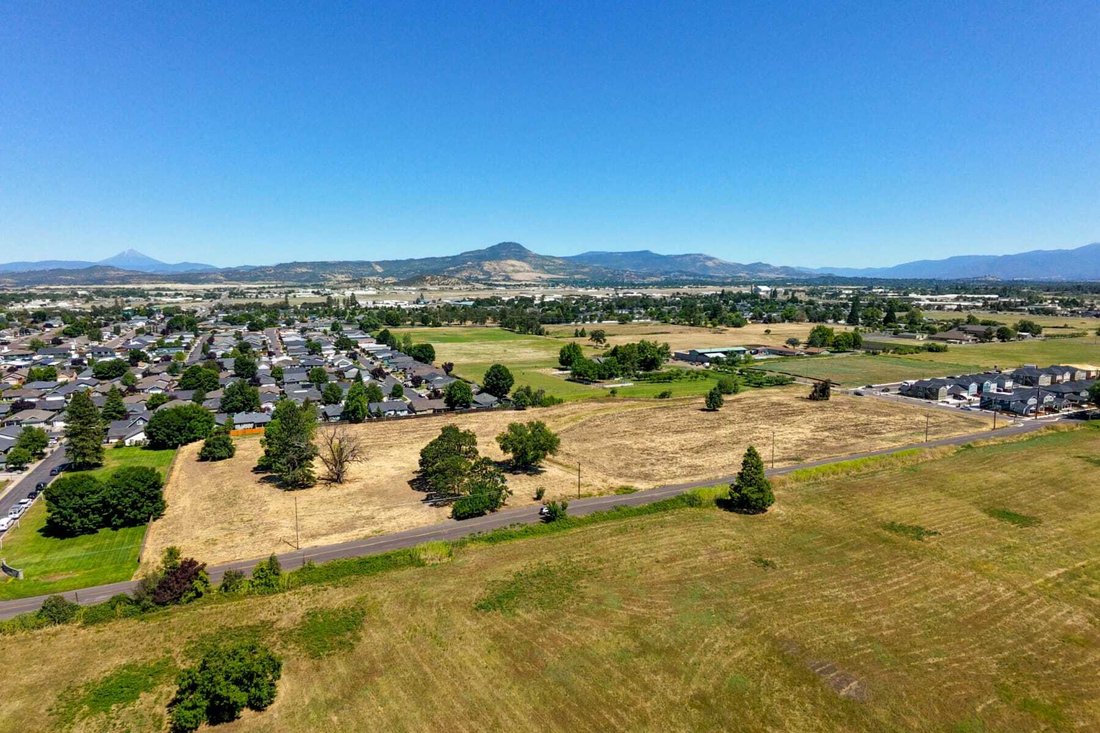 Land in Medford, Oregon, United States 2 - 18208614