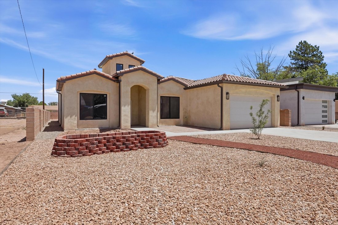House in Los Ranchos de Albuquerque, New Mexico, United States 3 - 18207197