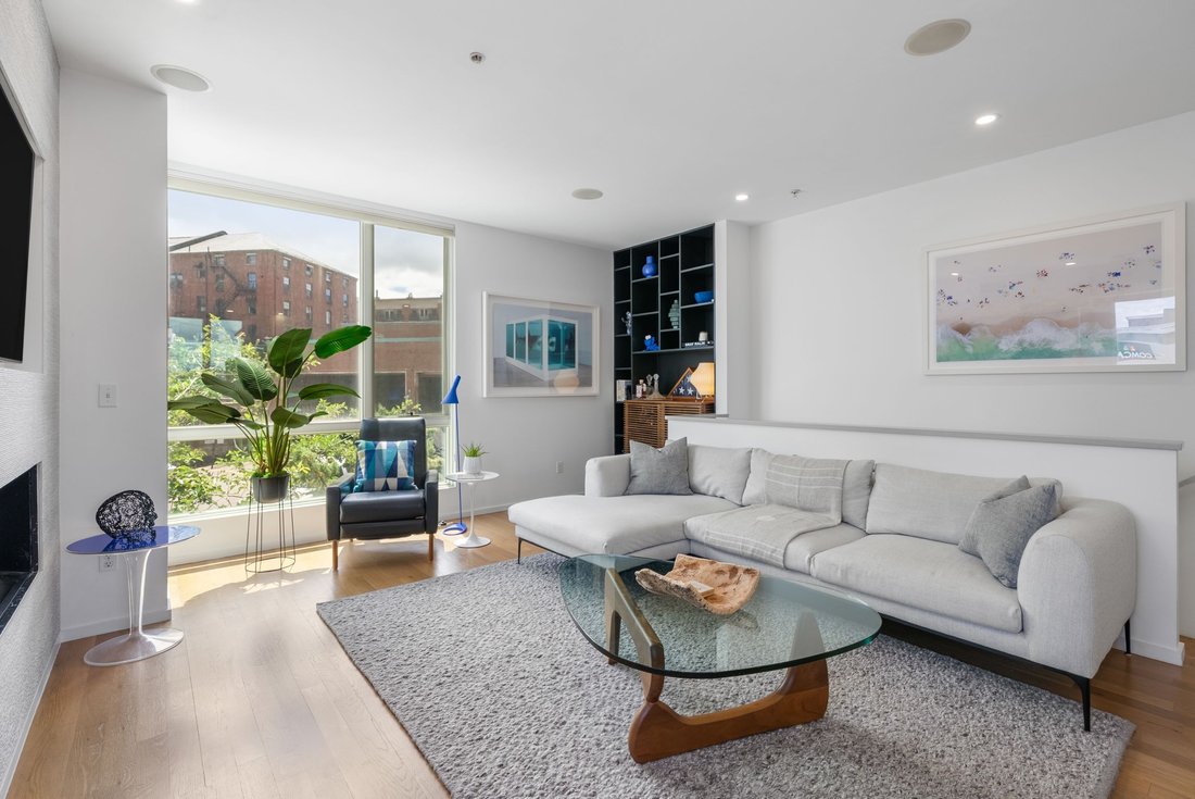 Condo in Boston, Massachusetts, United States 2 - 18207967