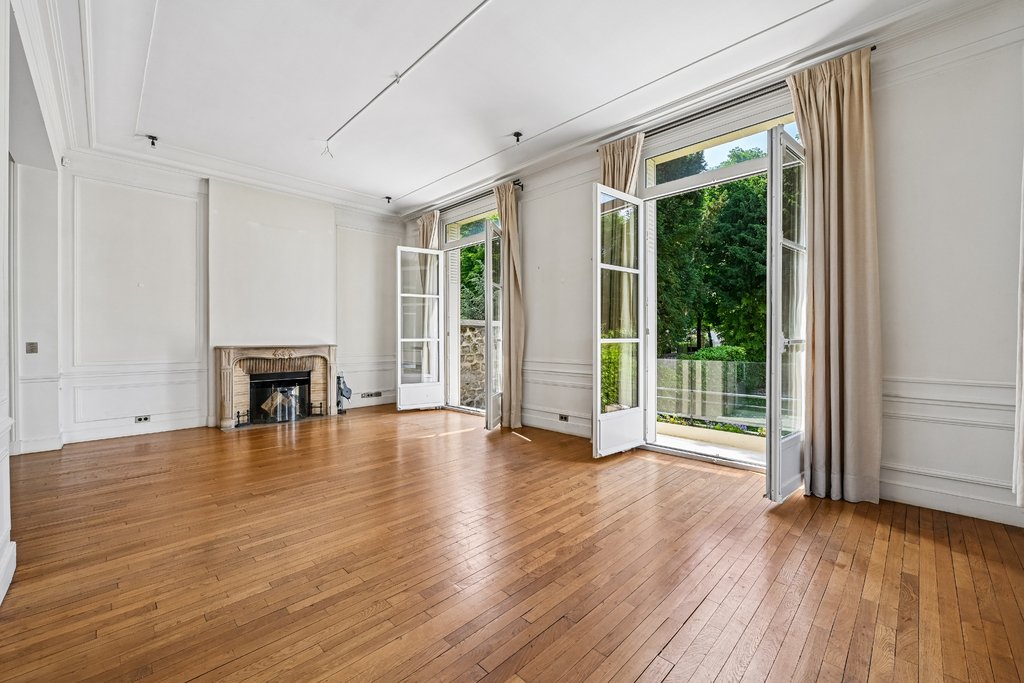 Ile de la Jatte - Parc d'Orléans, Neuilly-sur-Seine, France 2 - 18209270