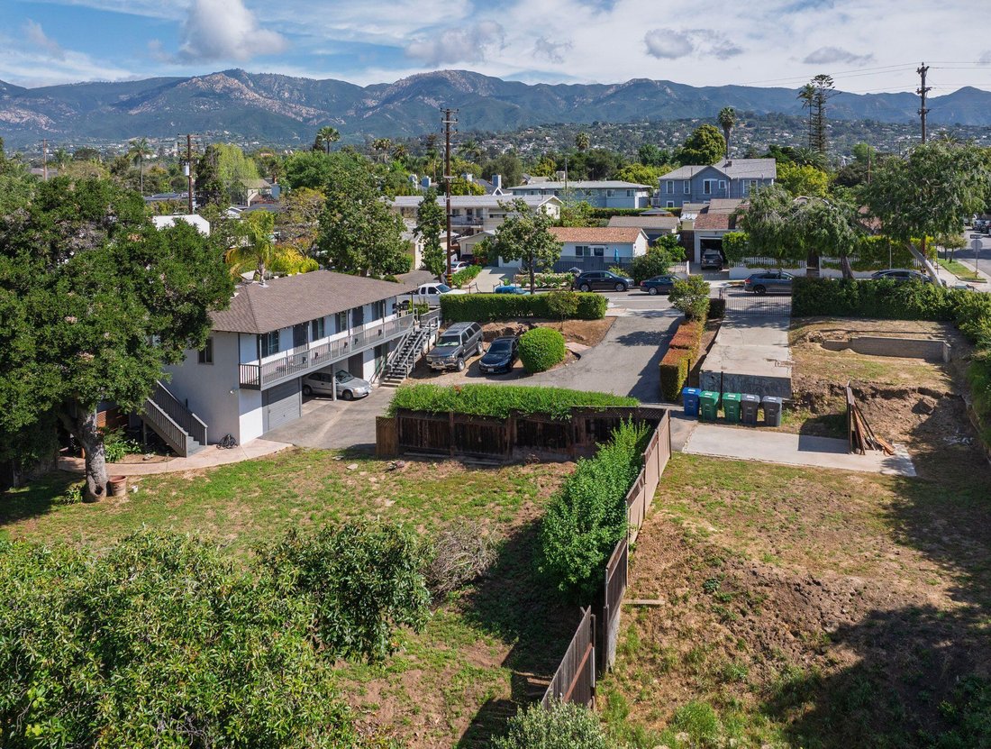 Santa Barbara, California, United States 1 - 18207285