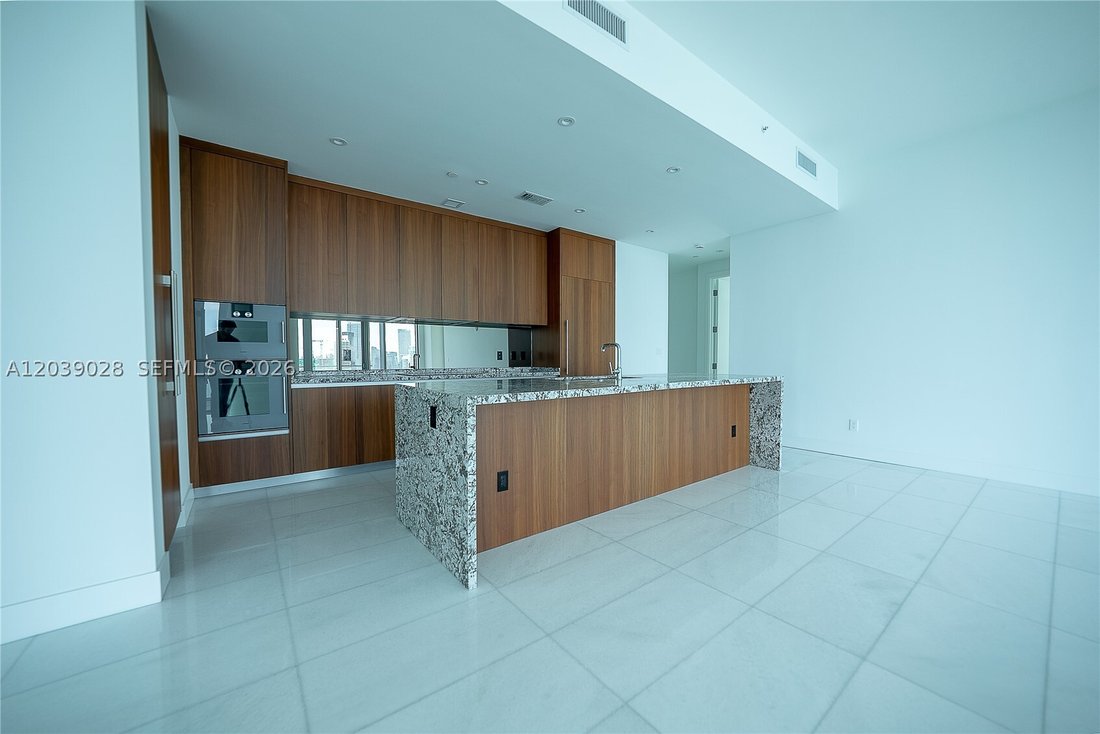 Condo in Miami, Florida, United States 3 - 18207295