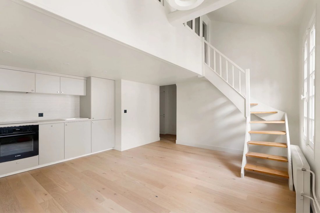 Apartment in Gros Caillou, Paris 7e Arrondissement, Paris 2 - 18207205