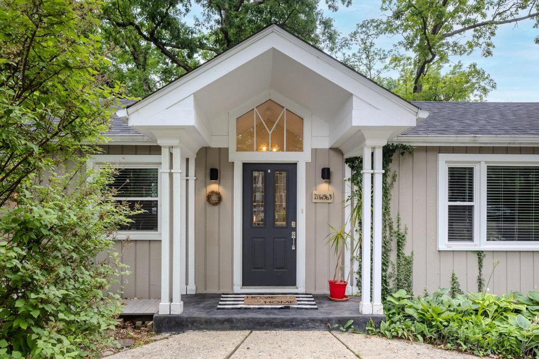 House in Glen Ellyn, Illinois, United States 1 - 18142485