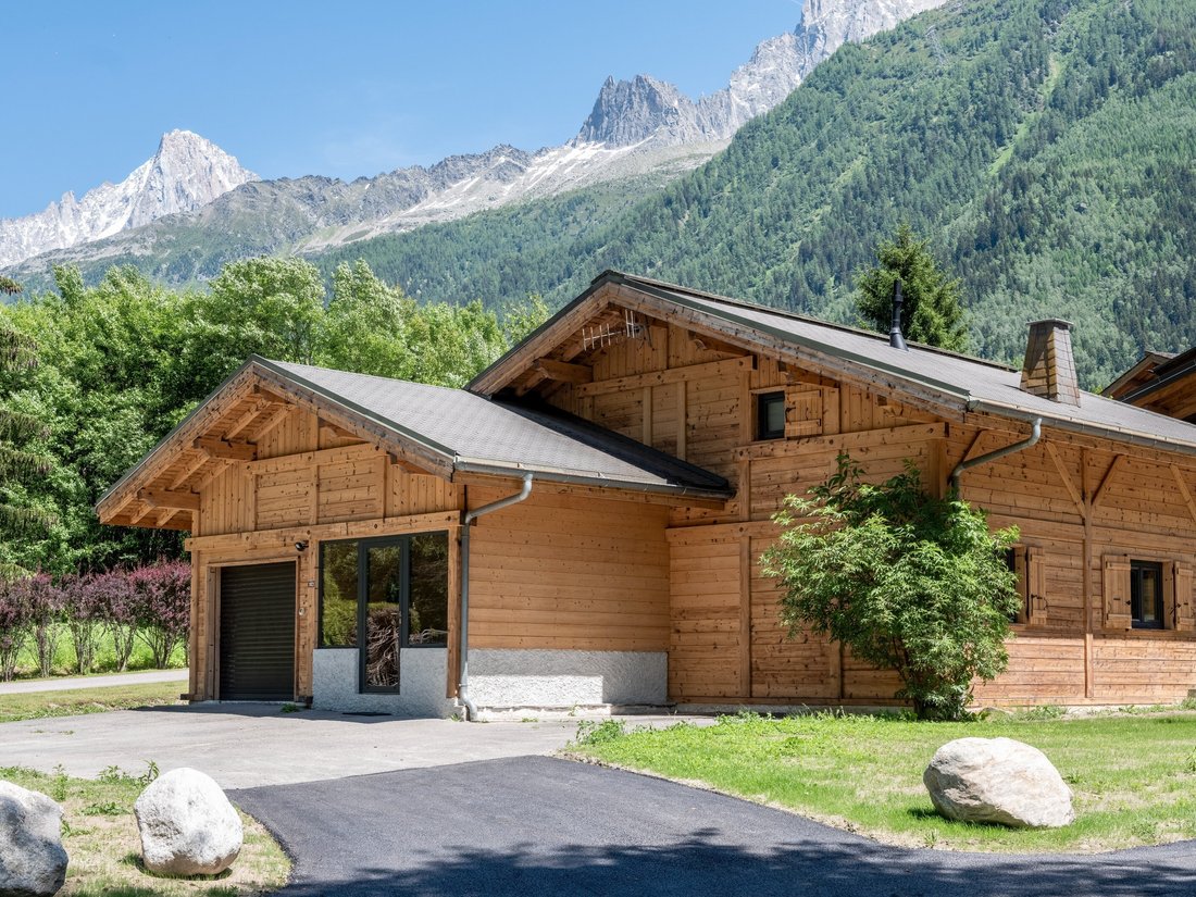 House in Chamonix-Mont-Blanc, Auvergne-Rhône-Alpes, France 2 - 16867697
