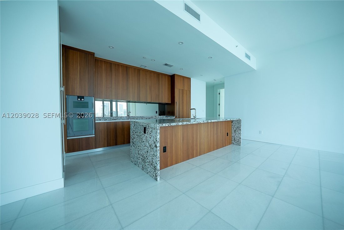 Condo in Miami, Florida, United States 2 - 18207295