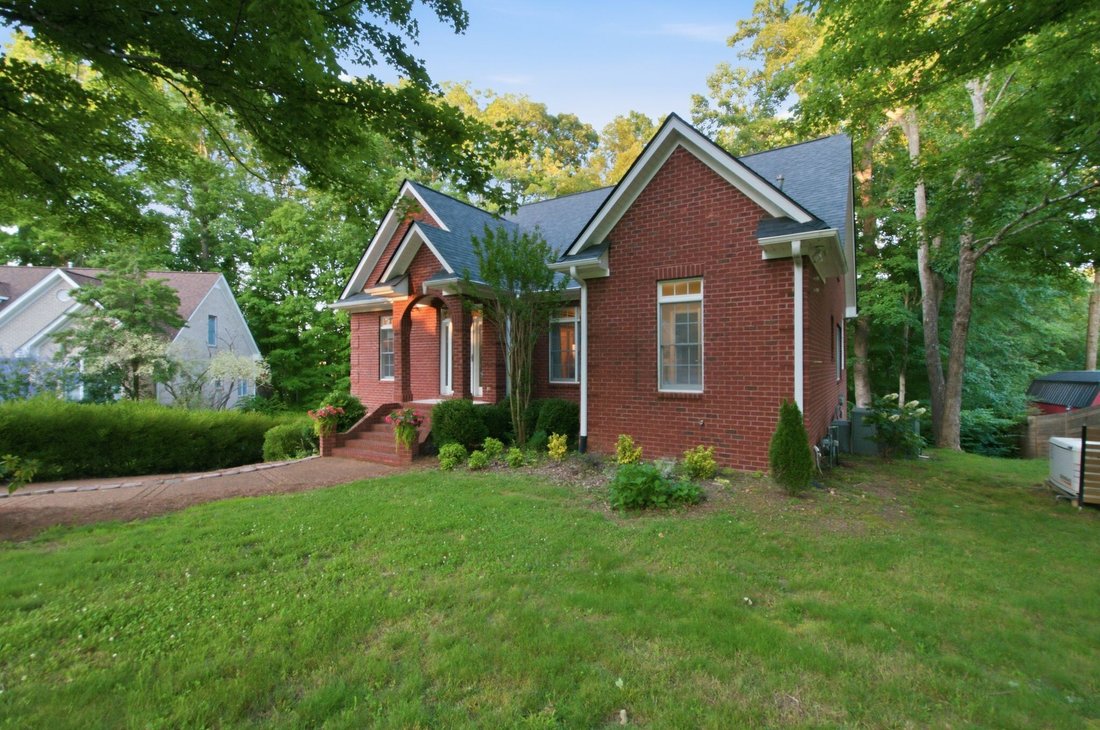 House in Bon Aqua, Tennessee, United States 4 - 18208437