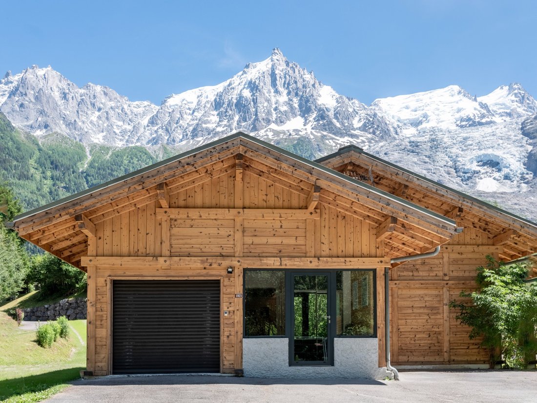 House in Chamonix-Mont-Blanc, Auvergne-Rhône-Alpes, France 1 - 16867697