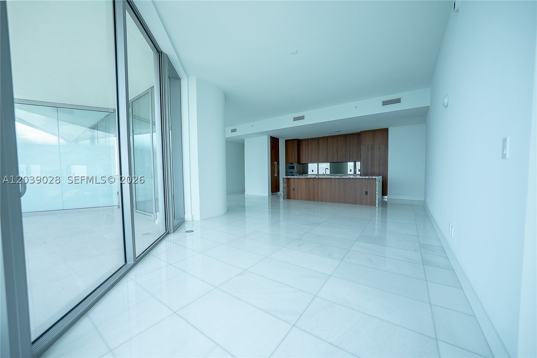 Condo in Miami, Florida, United States 4 - 18207295