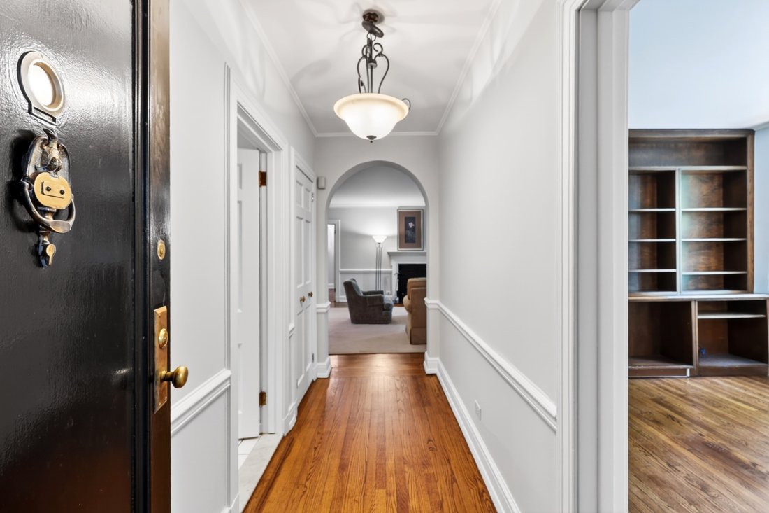 Bronxville, New York, United States 3 - 18207930