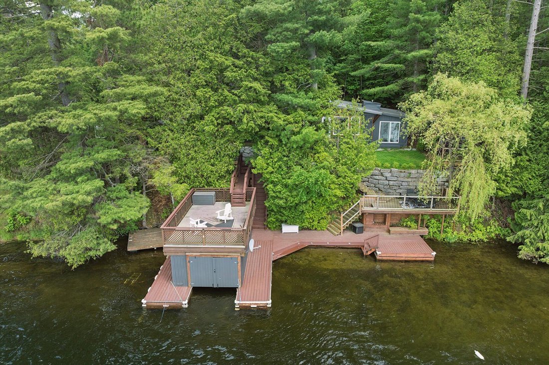 Minden, Ontario, Canada 1 - 17493948