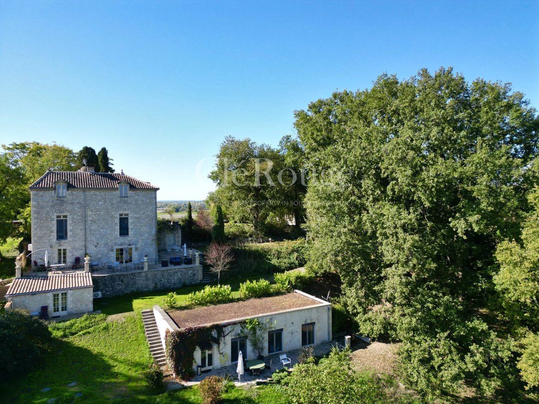 Estate in Issigeac, Nouvelle-Aquitaine, France 5 - 18208477