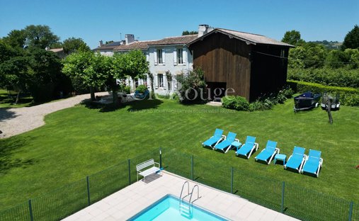 House in Exterieur, Langon, France 1